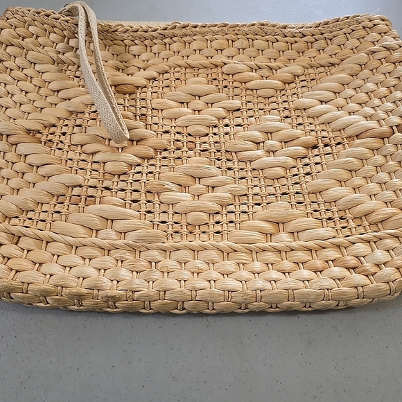 Hand Crafted Handbags - Hand Crafted Beige Woven Tote